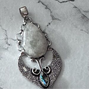 Pendant Rainbow Moonstone And Aura Quartz Gemstones Stones Silver Tone 3331